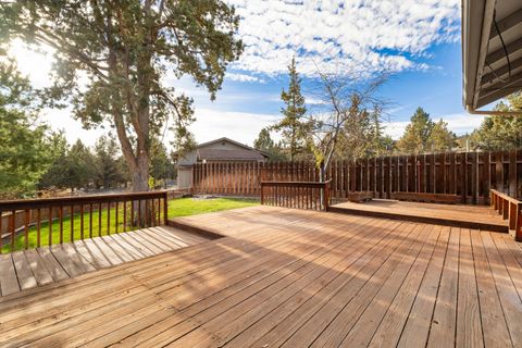 Tiny photo for 2790 NW Lynch Lane, Redmond, OR 97756 (MLS # 220211934)