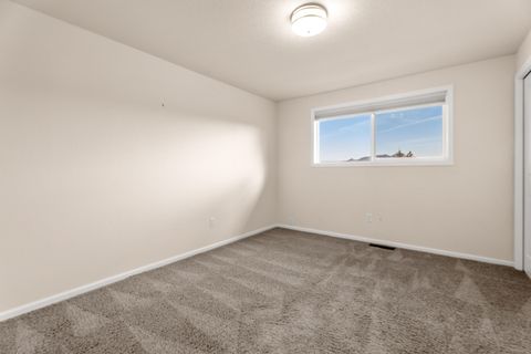 Tiny photo for 2790 NW Lynch Lane, Redmond, OR 97756 (MLS # 220211934)