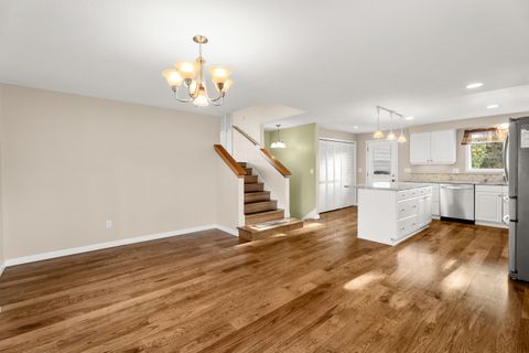 Tiny photo for 2790 NW Lynch Lane, Redmond, OR 97756 (MLS # 220211934)