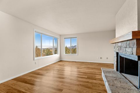 Tiny photo for 2790 NW Lynch Lane, Redmond, OR 97756 (MLS # 220211934)