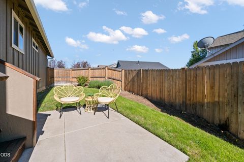 Tiny photo for 21301 Oconnor Way, Bend, OR 97701 (MLS # 220223220)