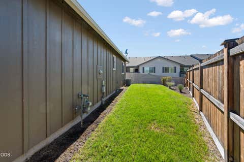 Tiny photo for 21301 Oconnor Way, Bend, OR 97701 (MLS # 220223220)