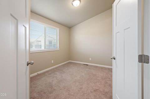 Tiny photo for 21301 Oconnor Way, Bend, OR 97701 (MLS # 220223220)