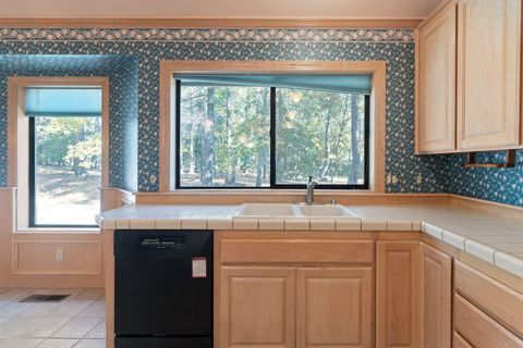 Tiny photo for 7118 Redthorne Road, Rogue River, OR 97537 (MLS # 220211543)