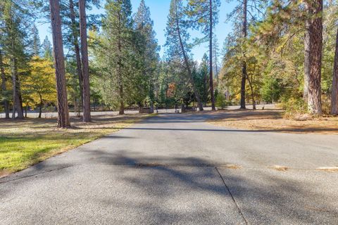 Tiny photo for 7118 Redthorne Road, Rogue River, OR 97537 (MLS # 220211543)