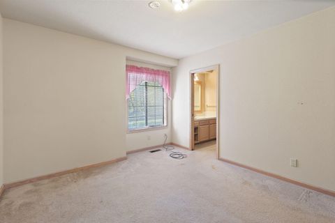 Tiny photo for 7118 Redthorne Road, Rogue River, OR 97537 (MLS # 220211543)