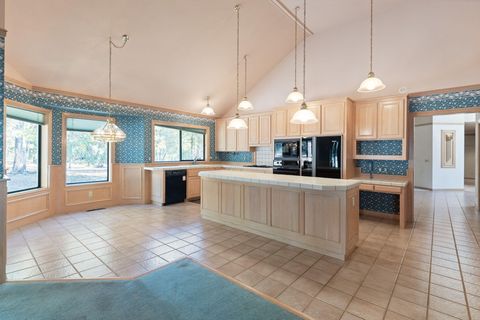 Tiny photo for 7118 Redthorne Road, Rogue River, OR 97537 (MLS # 220211543)