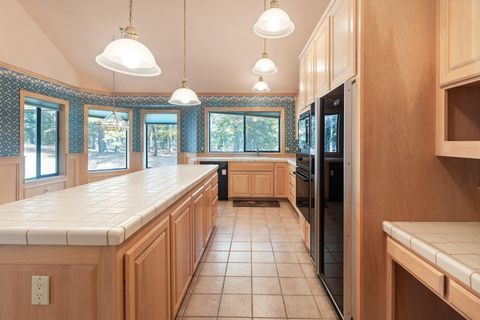 Tiny photo for 7118 Redthorne Road, Rogue River, OR 97537 (MLS # 220211543)