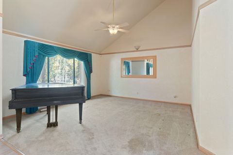 Tiny photo for 7118 Redthorne Road, Rogue River, OR 97537 (MLS # 220211543)