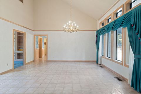 Tiny photo for 7118 Redthorne Road, Rogue River, OR 97537 (MLS # 220211543)