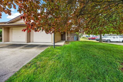 Photo of 2122 Creek Drive, Ashland, OR 97520 (MLS # 220219420)
