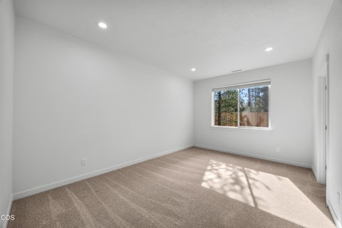 Tiny photo for 16639 Neil Lane #Lot 14, La Pine, OR 97739 (MLS # 220229945)