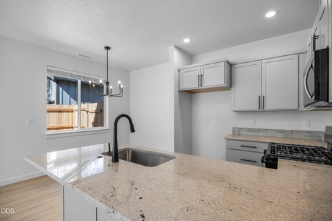 Tiny photo for 16639 Neil Lane #Lot 14, La Pine, OR 97739 (MLS # 220229945)