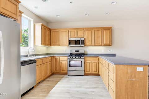 Tiny photo for 2234 Dollarhide Way, Ashland, OR 97520 (MLS # 220227296)