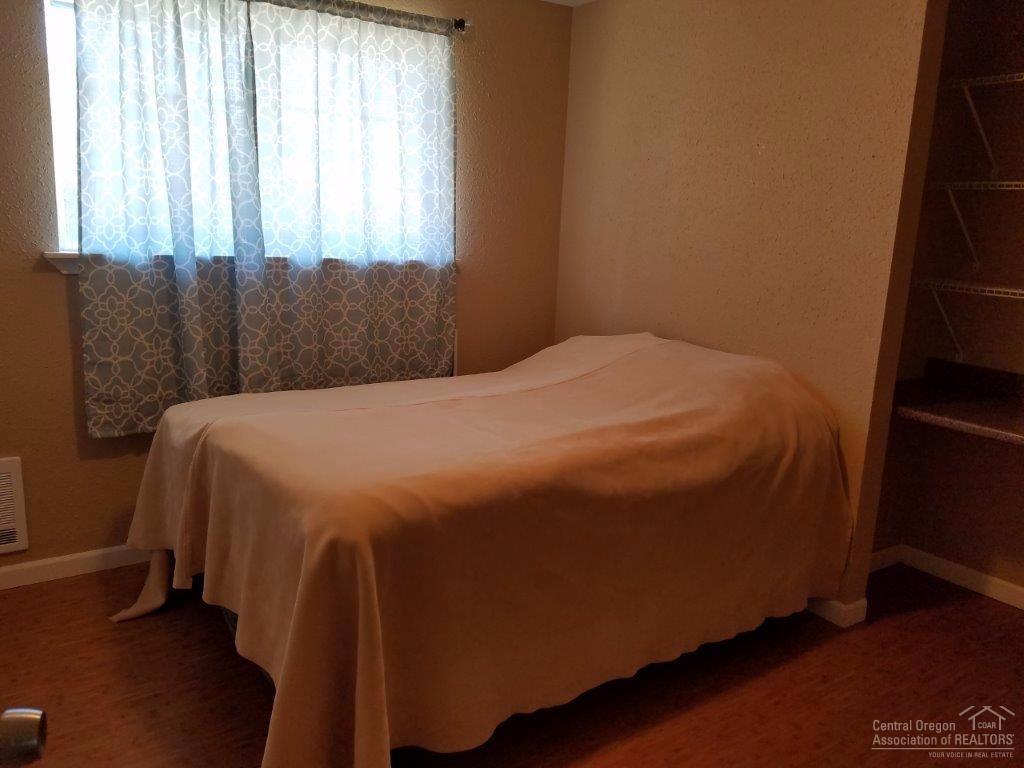 Janela Court - Residential