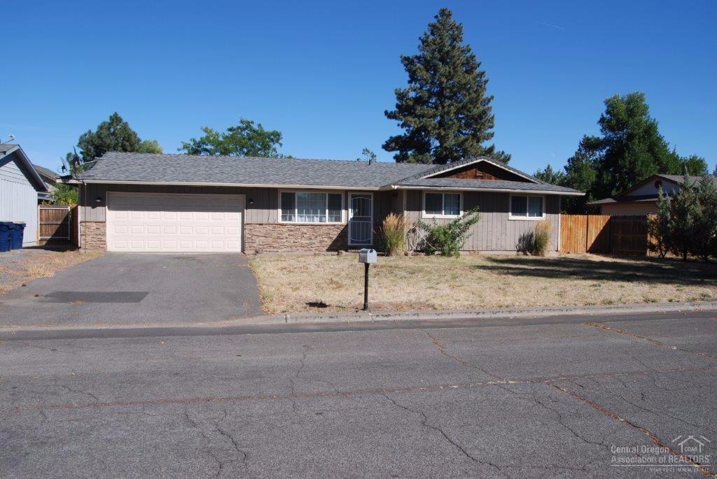 Janela Court - Residential