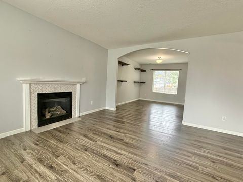 Tiny photo for 5135 Hickory Lane, Klamath Falls, OR 97601 (MLS # 220211202)