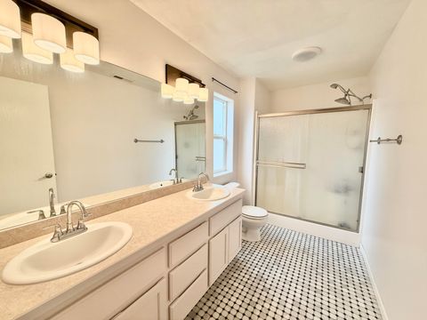 Tiny photo for 5135 Hickory Lane, Klamath Falls, OR 97601 (MLS # 220211202)