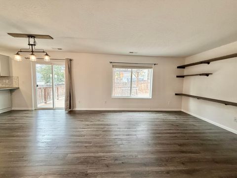 Tiny photo for 5135 Hickory Lane, Klamath Falls, OR 97601 (MLS # 220211202)