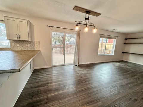 Tiny photo for 5135 Hickory Lane, Klamath Falls, OR 97601 (MLS # 220211202)