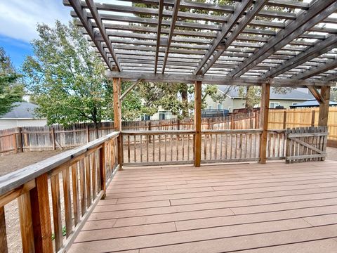 Tiny photo for 5135 Hickory Lane, Klamath Falls, OR 97601 (MLS # 220211202)