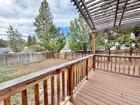 Tiny photo for 5135 Hickory Lane, Klamath Falls, OR 97601 (MLS # 220211202)