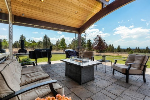 Tiny photo for 13601 SW Harrison Way, Powell Butte, OR 97753 (MLS # 220225523)