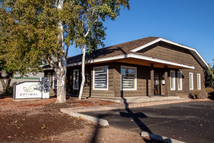 Office space with owner/user potential located at the intersection of Highland Ave and 11th street, with excellent signage on Hwy 126. Walking distance to downtown Redmond and easy access to US Highway 97.