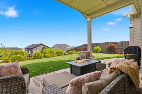 Tiny photo for 4471 SW Majestic Avenue, Redmond, OR 97756 (MLS # 220225837)
