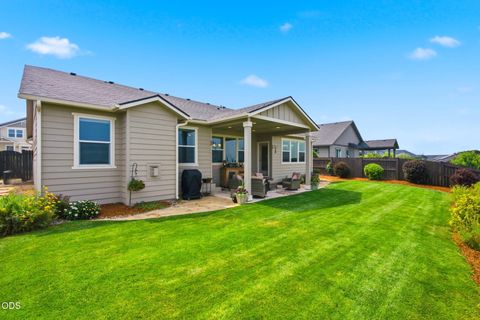 Tiny photo for 4471 SW Majestic Avenue, Redmond, OR 97756 (MLS # 220225837)