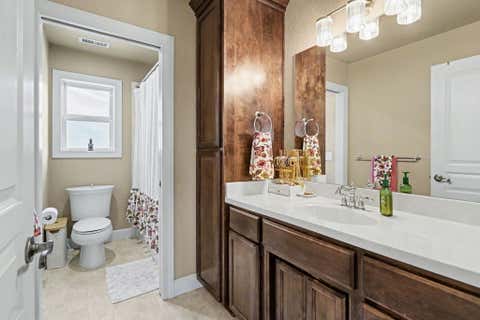 Tiny photo for 1043 Sandoz Street, Central Point, OR 97502 (MLS # 220221171)