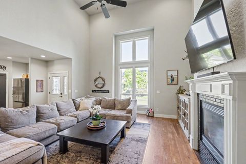 Tiny photo for 1043 Sandoz Street, Central Point, OR 97502 (MLS # 220221171)