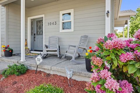 Tiny photo for 1043 Sandoz Street, Central Point, OR 97502 (MLS # 220221171)