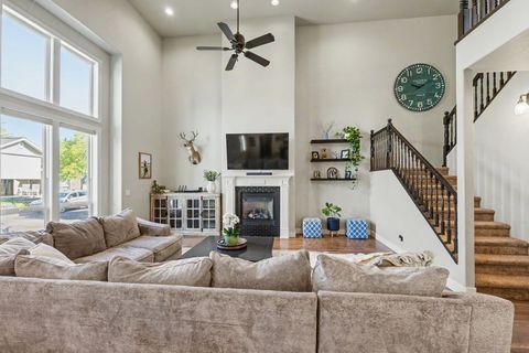 Tiny photo for 1043 Sandoz Street, Central Point, OR 97502 (MLS # 220221171)