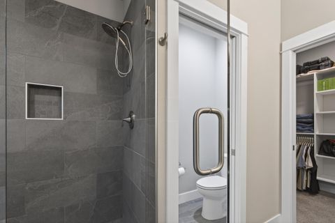 Tiny photo for 917 NE Discovery Loop, Prineville, OR 97754 (MLS # 220214237)