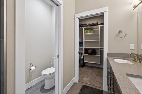 Tiny photo for 917 NE Discovery Loop, Prineville, OR 97754 (MLS # 220214237)