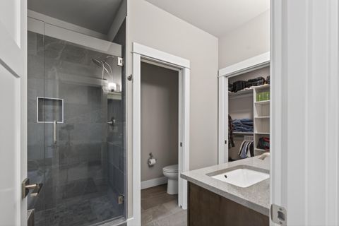 Tiny photo for 917 NE Discovery Loop, Prineville, OR 97754 (MLS # 220214237)