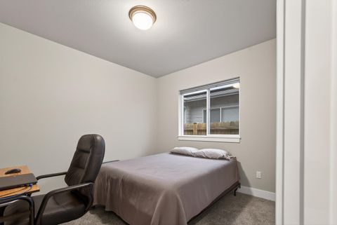 Tiny photo for 917 NE Discovery Loop, Prineville, OR 97754 (MLS # 220214237)