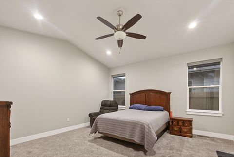 Tiny photo for 917 NE Discovery Loop, Prineville, OR 97754 (MLS # 220214237)