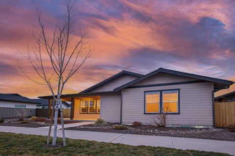 Tiny photo for 917 NE Discovery Loop, Prineville, OR 97754 (MLS # 220214237)