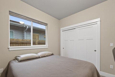 Tiny photo for 917 NE Discovery Loop, Prineville, OR 97754 (MLS # 220214237)