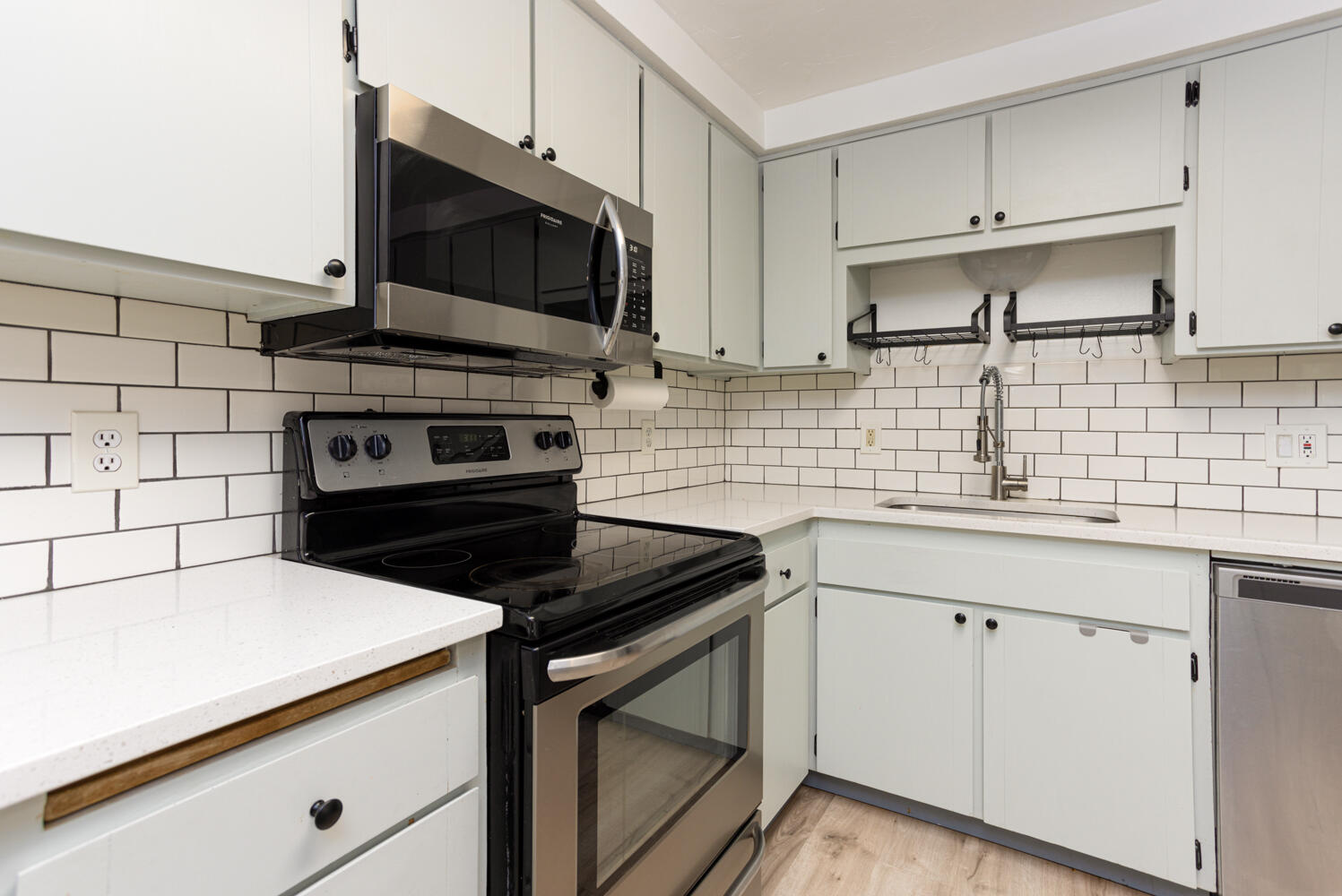 Janela Court - Residential