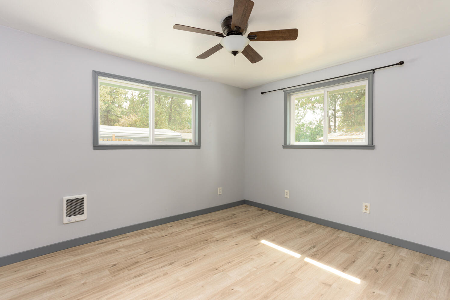 Janela Court - Residential