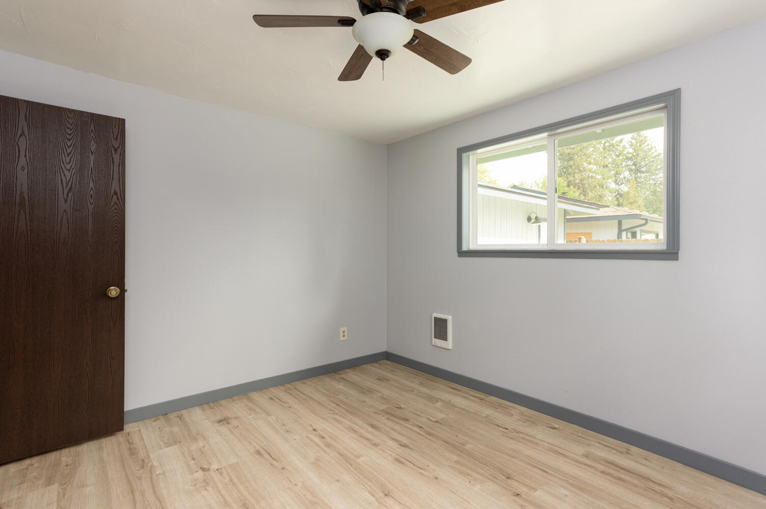 Janela Court - Residential