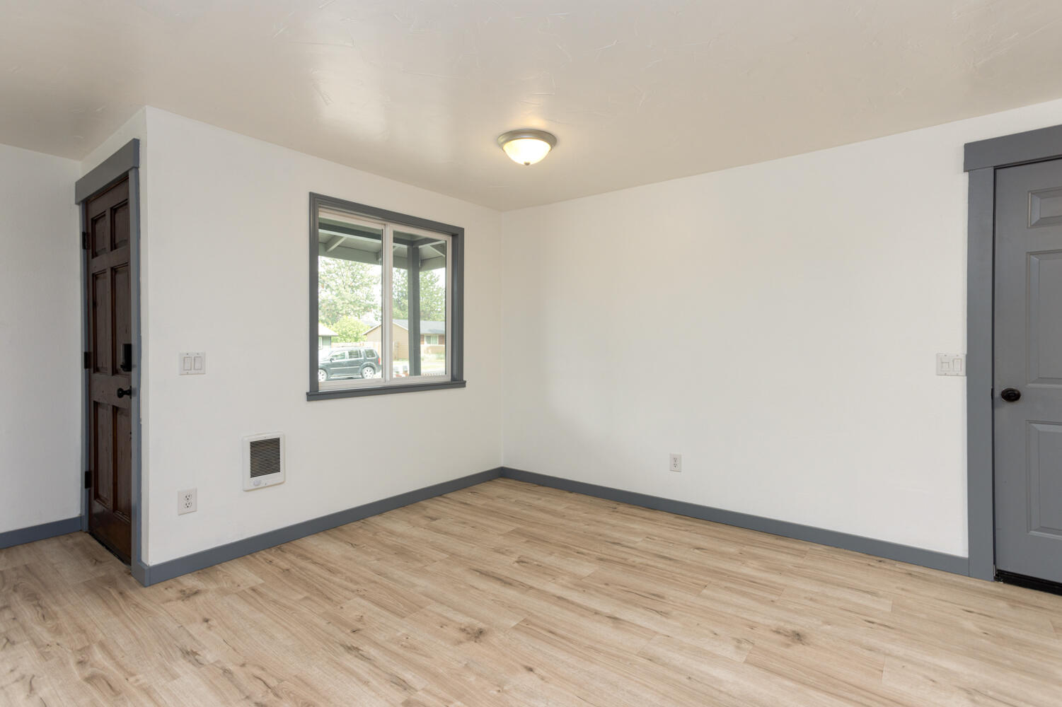 Janela Court - Residential