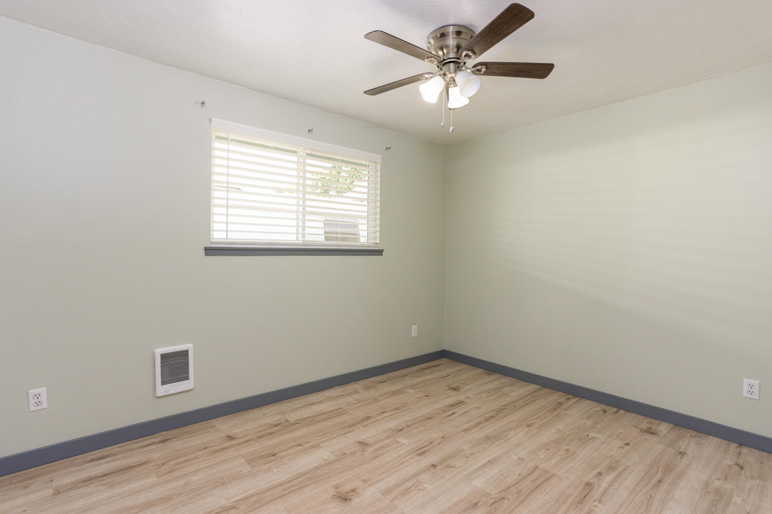 Janela Court - Residential