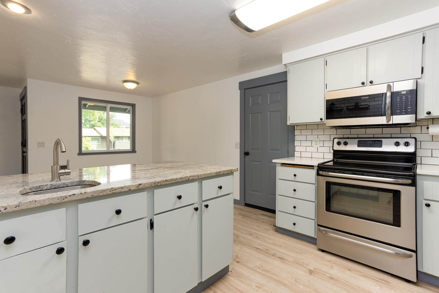 Janela Court - Residential