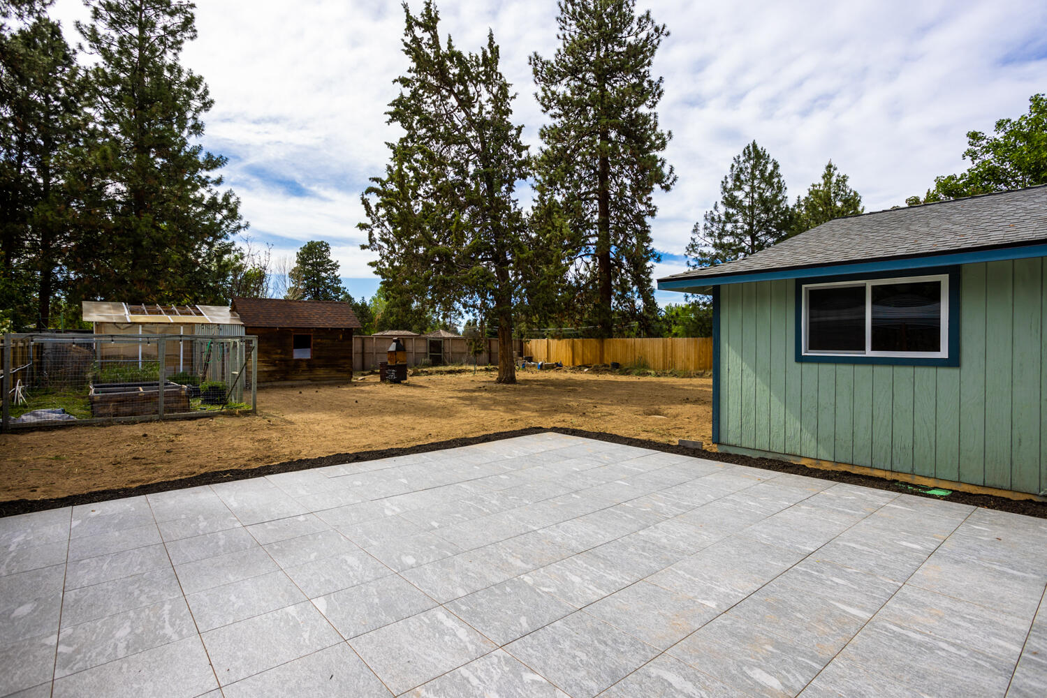 Janela Court - Residential