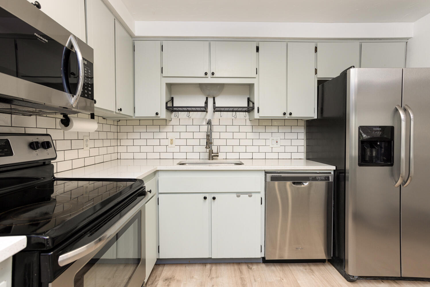 Janela Court - Residential