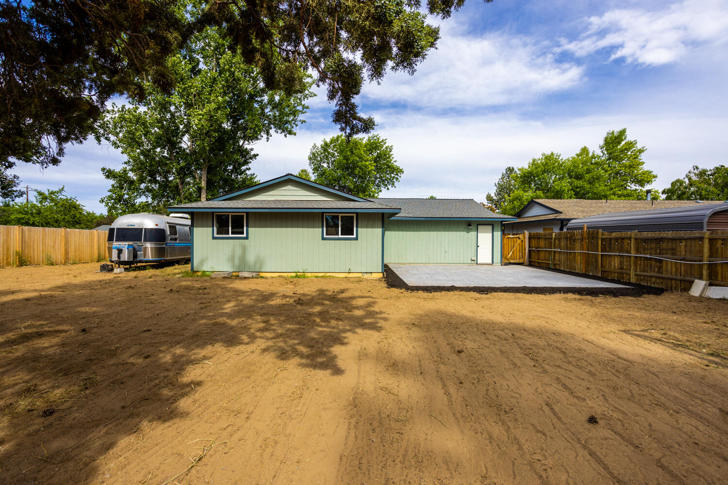 Janela Court - Residential